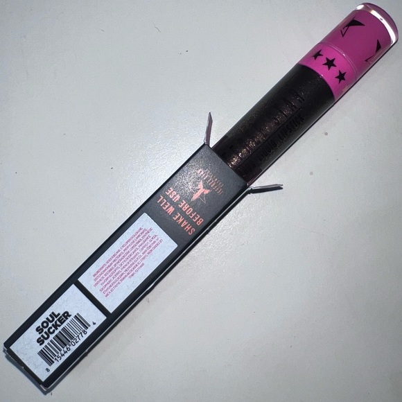 Limited addition Halloween velour liquid lipstick by Jeffree Star Cosmetics - Picture 3 of 3